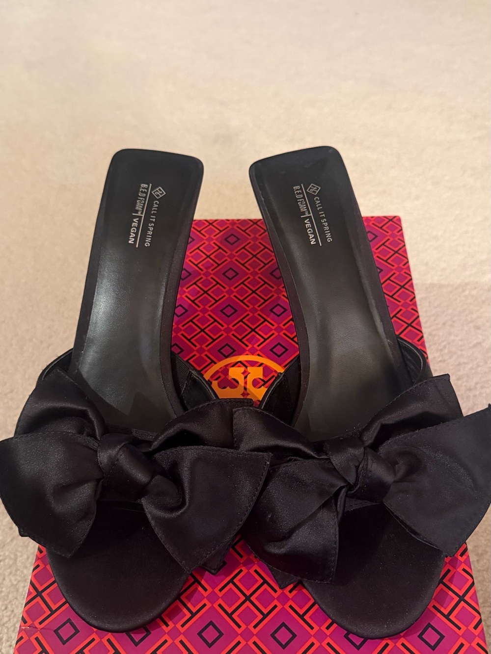 Call It Spring Black Satin Bow Mule Heels Size 11 - Picture 2 of 3